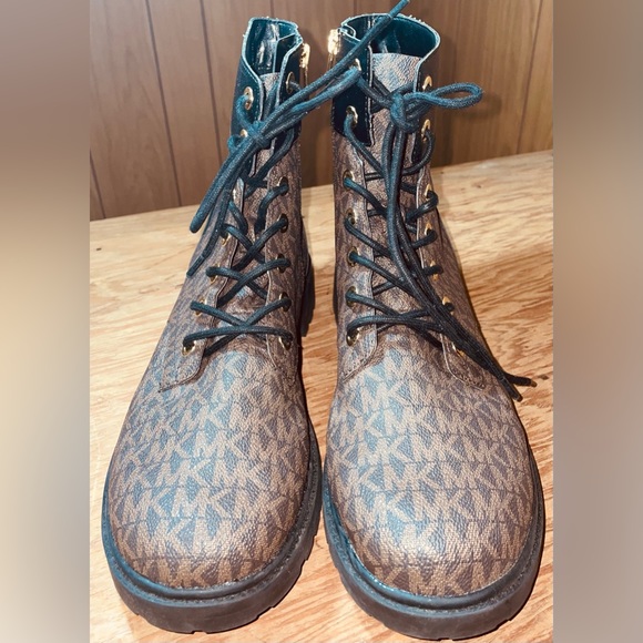 Michael Kors women’s size 10 Alistair lace up combat boots - Picture 6 of 12